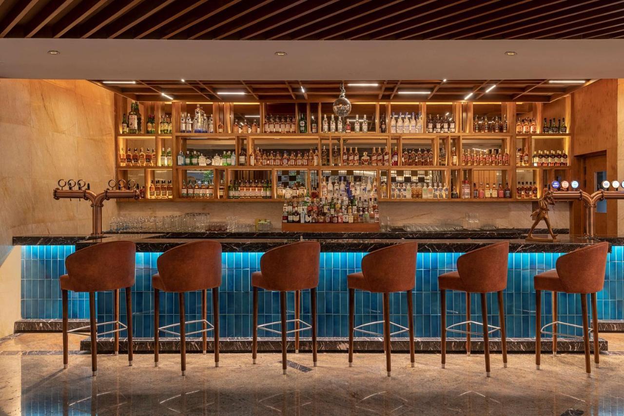 Radisson Blu Kaushambi Delhi Ncr Hotel Gáziábád Kültér fotó