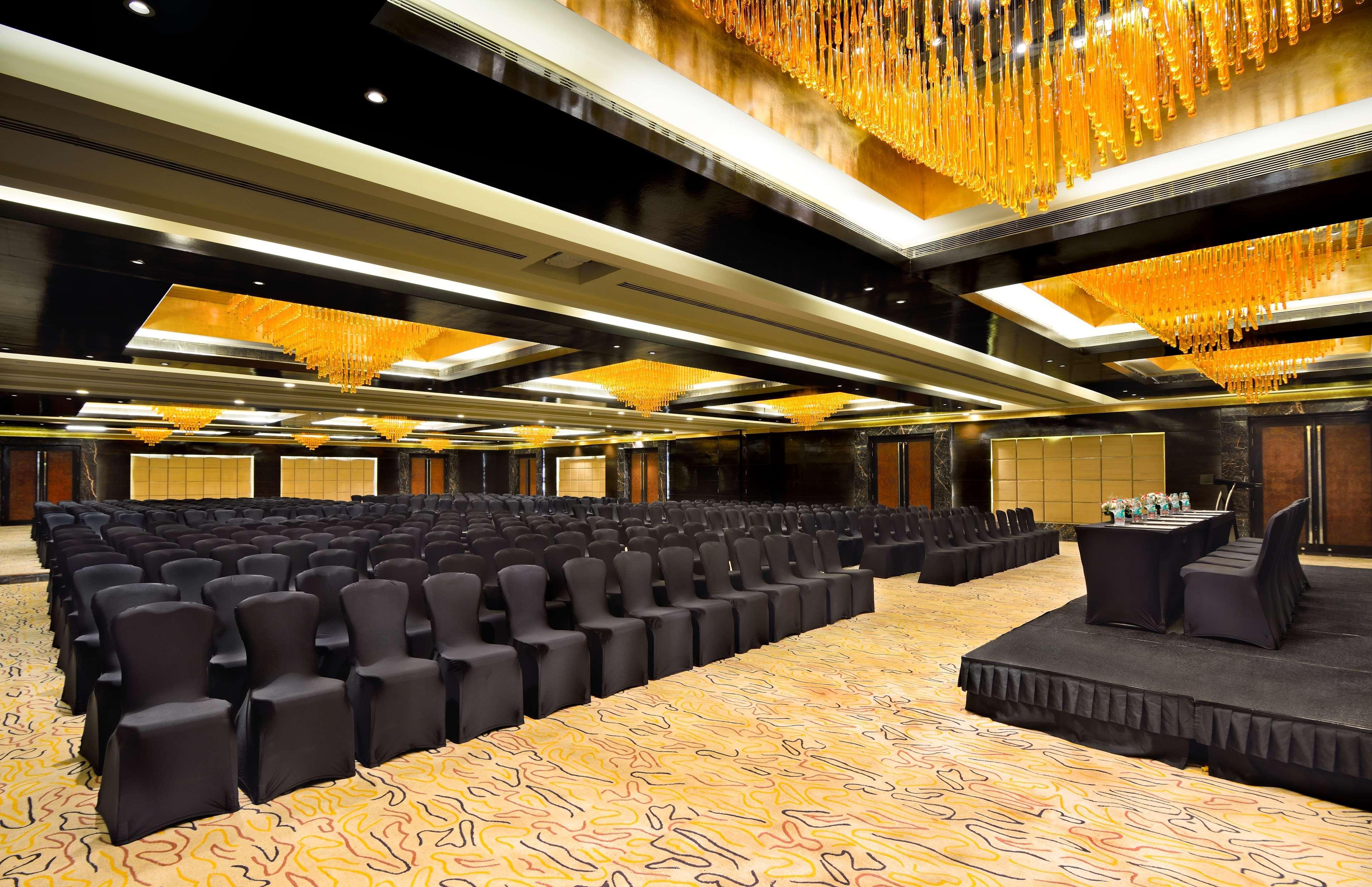 Radisson Blu Kaushambi Delhi Ncr Hotel Gáziábád Kültér fotó