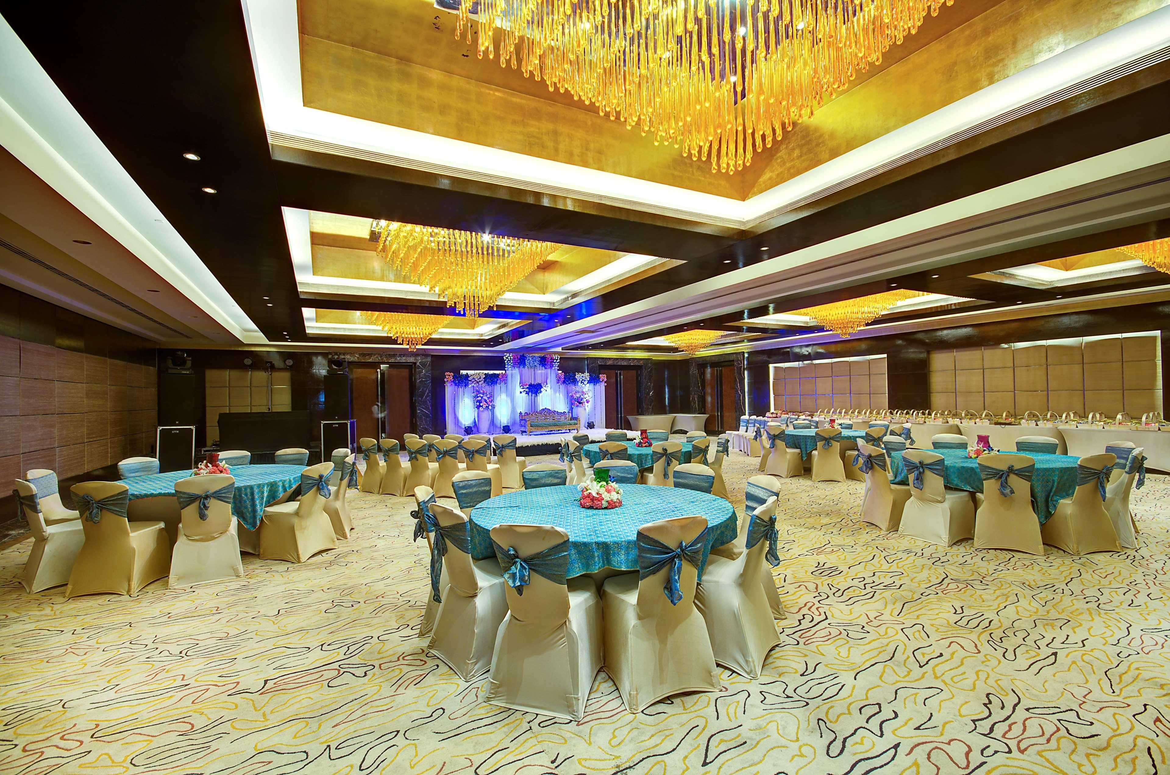 Radisson Blu Kaushambi Delhi Ncr Hotel Gáziábád Kültér fotó