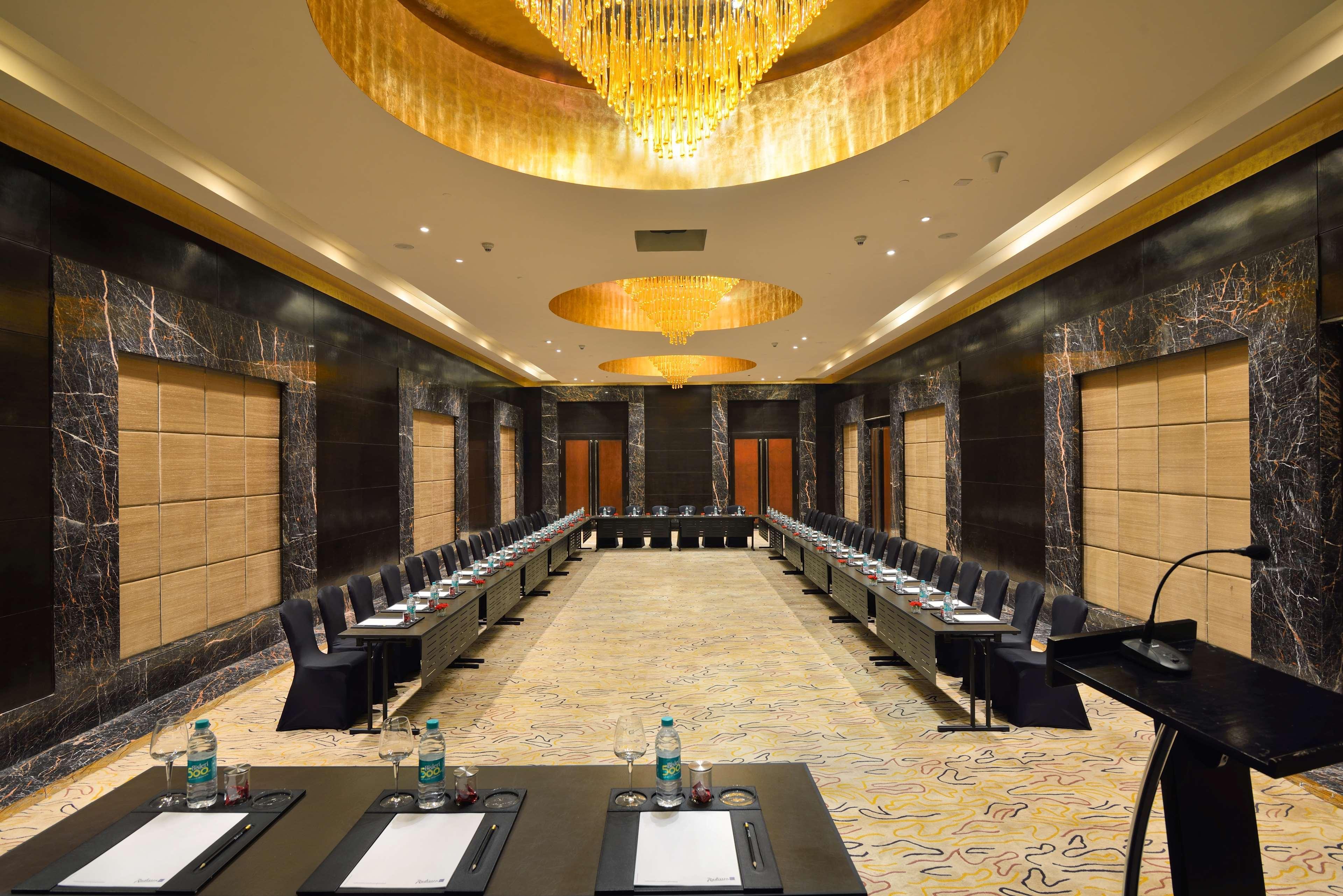 Radisson Blu Kaushambi Delhi Ncr Hotel Gáziábád Kültér fotó