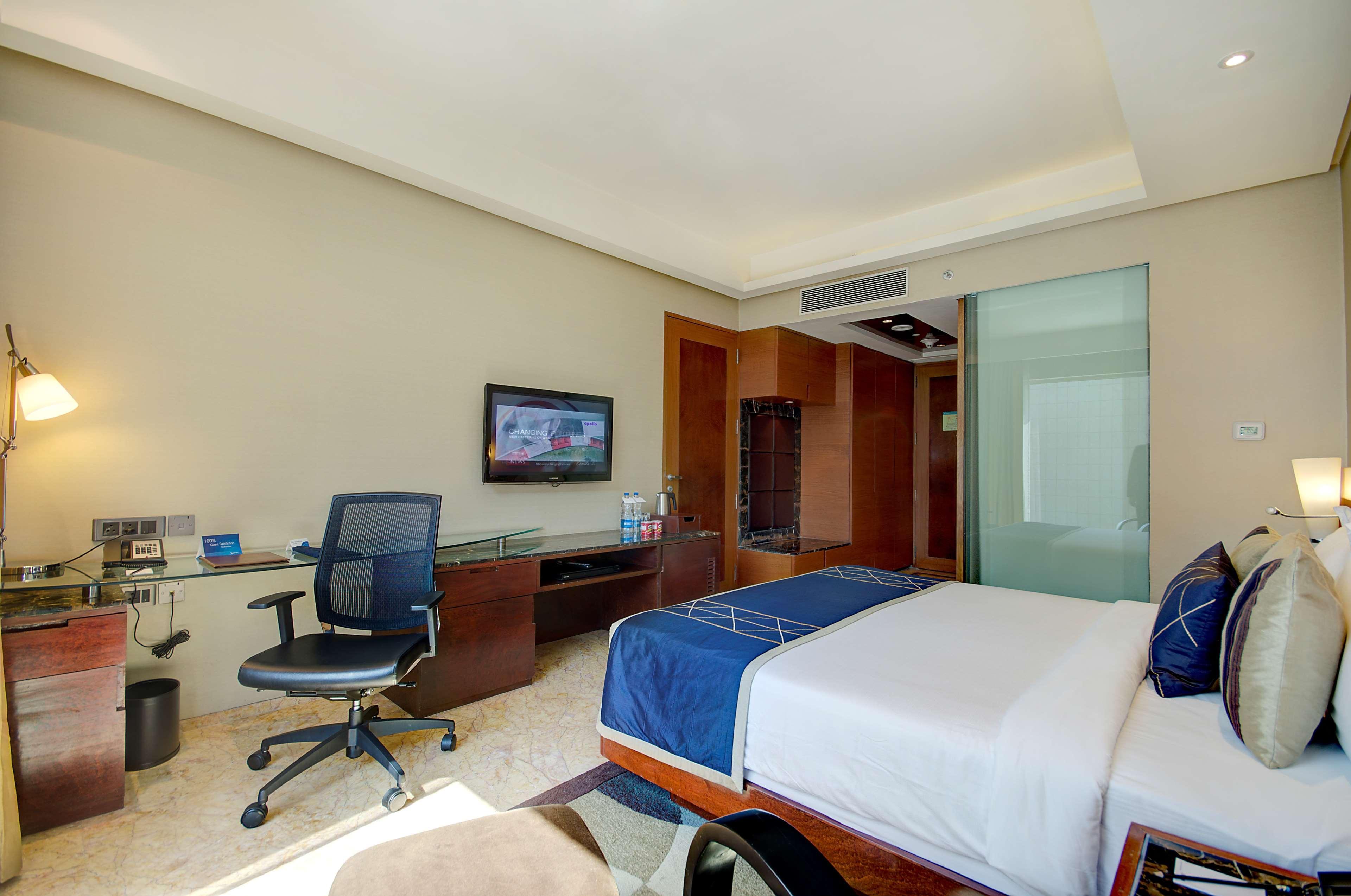 Radisson Blu Kaushambi Delhi Ncr Hotel Gáziábád Kültér fotó