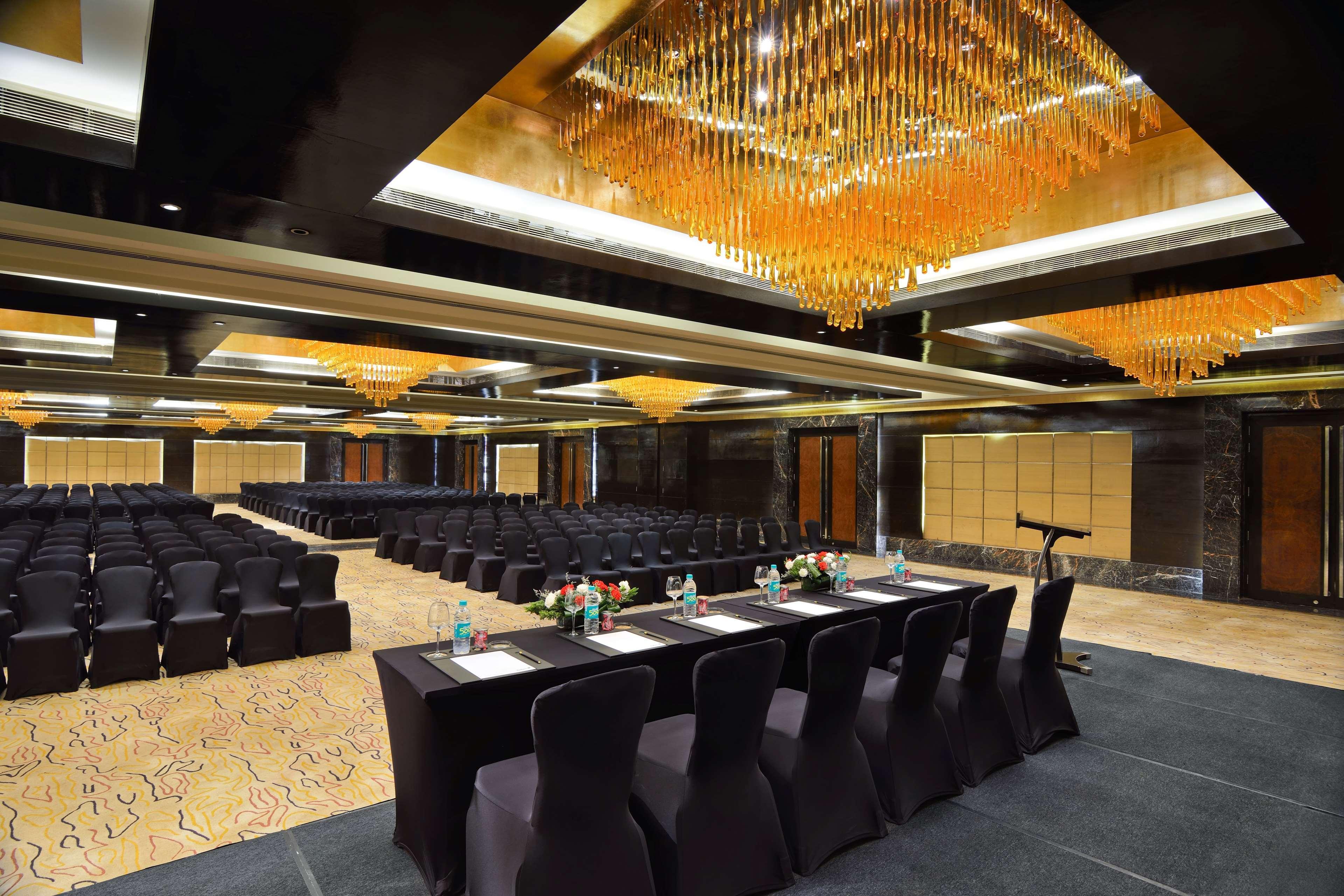 Radisson Blu Kaushambi Delhi Ncr Hotel Gáziábád Kültér fotó