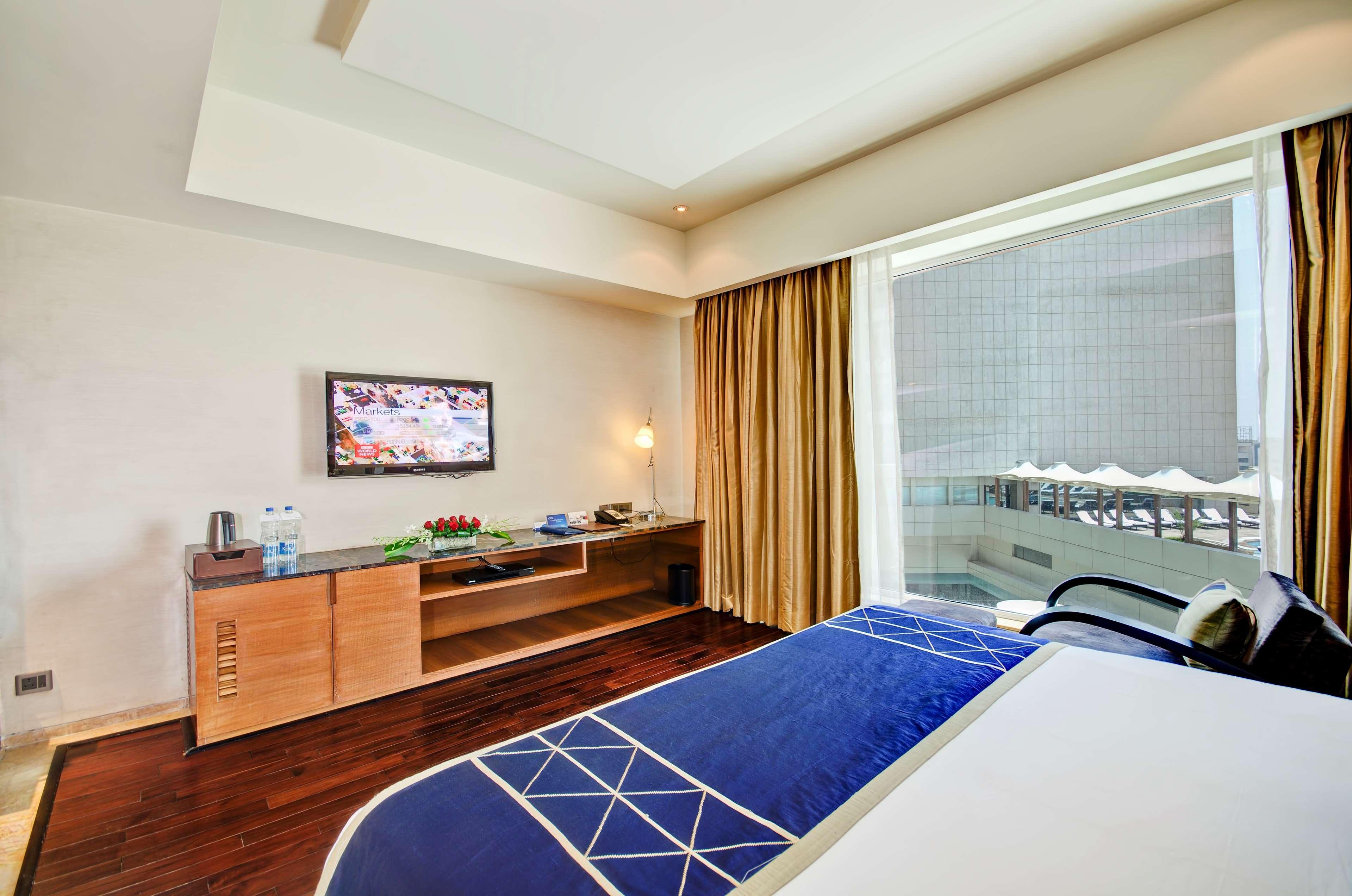 Radisson Blu Kaushambi Delhi Ncr Hotel Gáziábád Kültér fotó