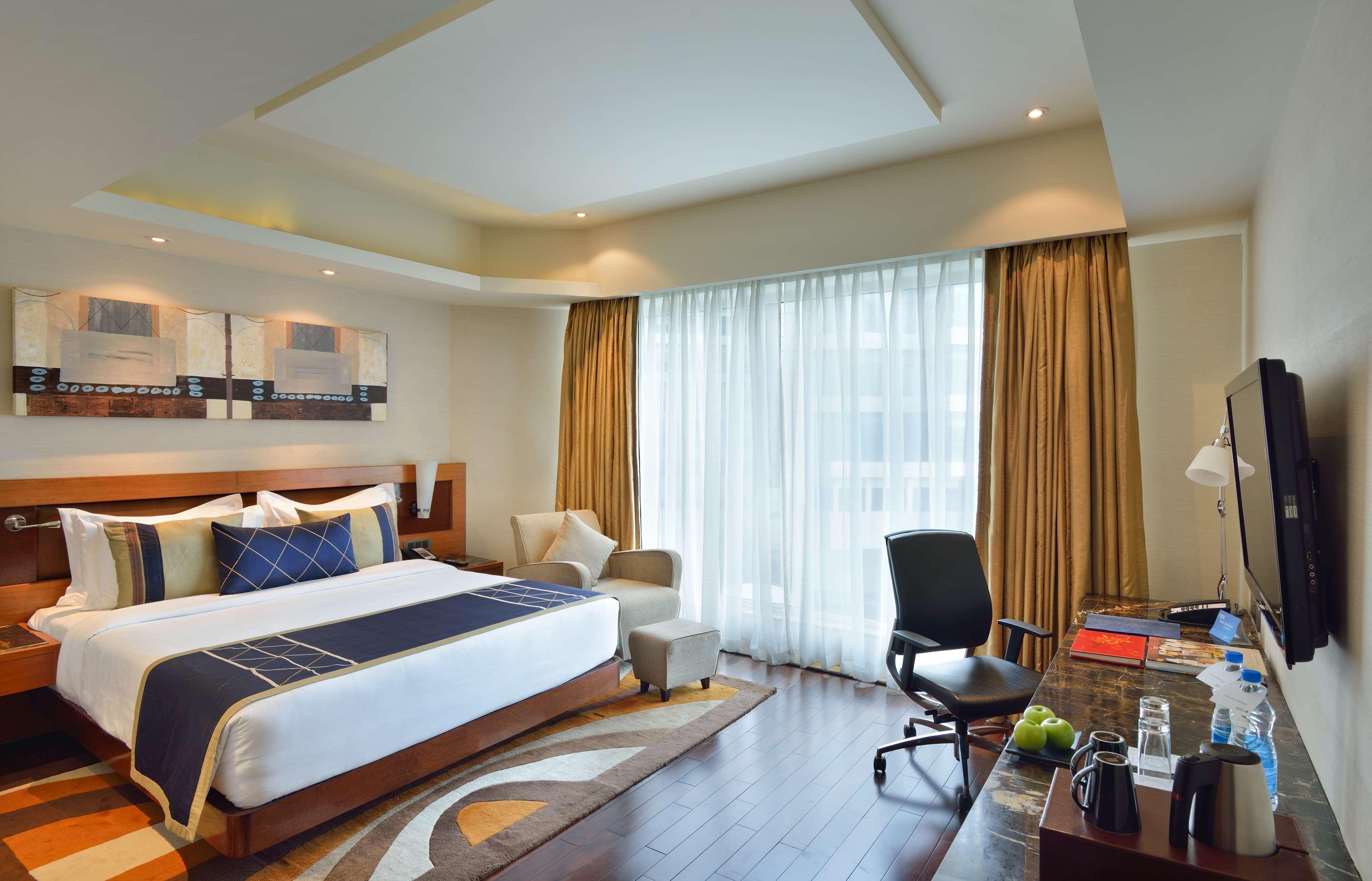 Radisson Blu Kaushambi Delhi Ncr Hotel Gáziábád Kültér fotó