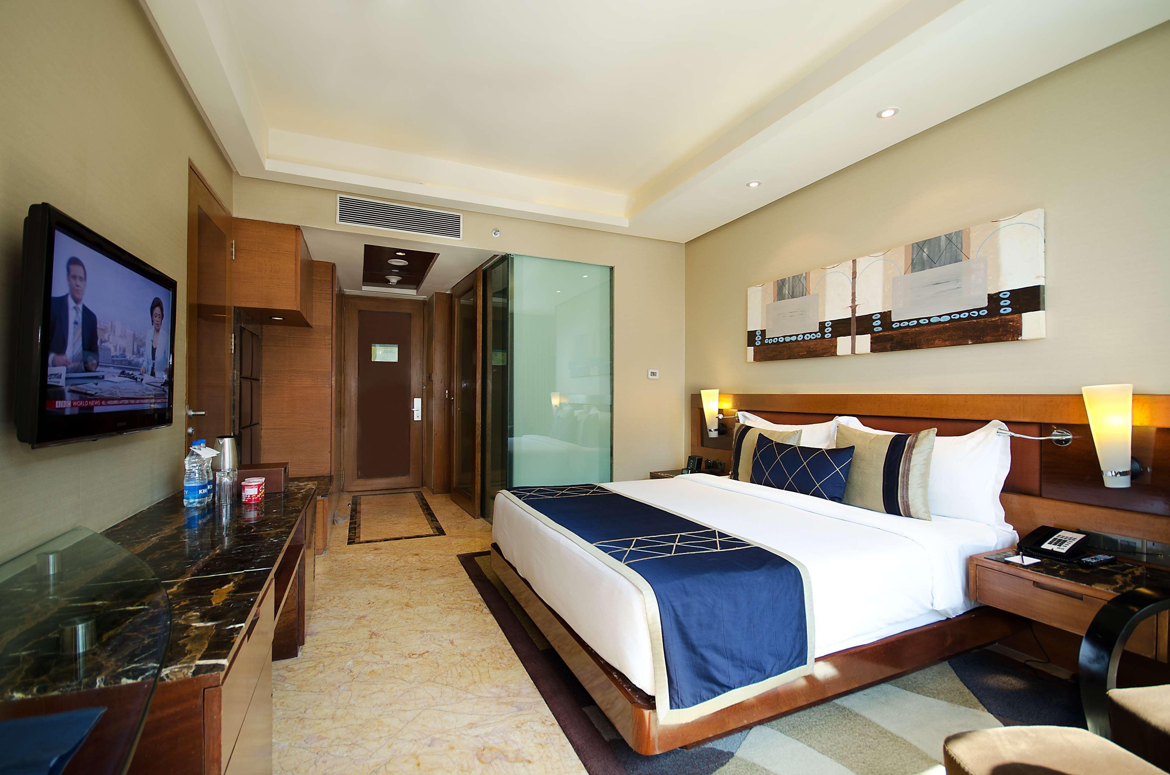 Radisson Blu Kaushambi Delhi Ncr Hotel Gáziábád Kültér fotó