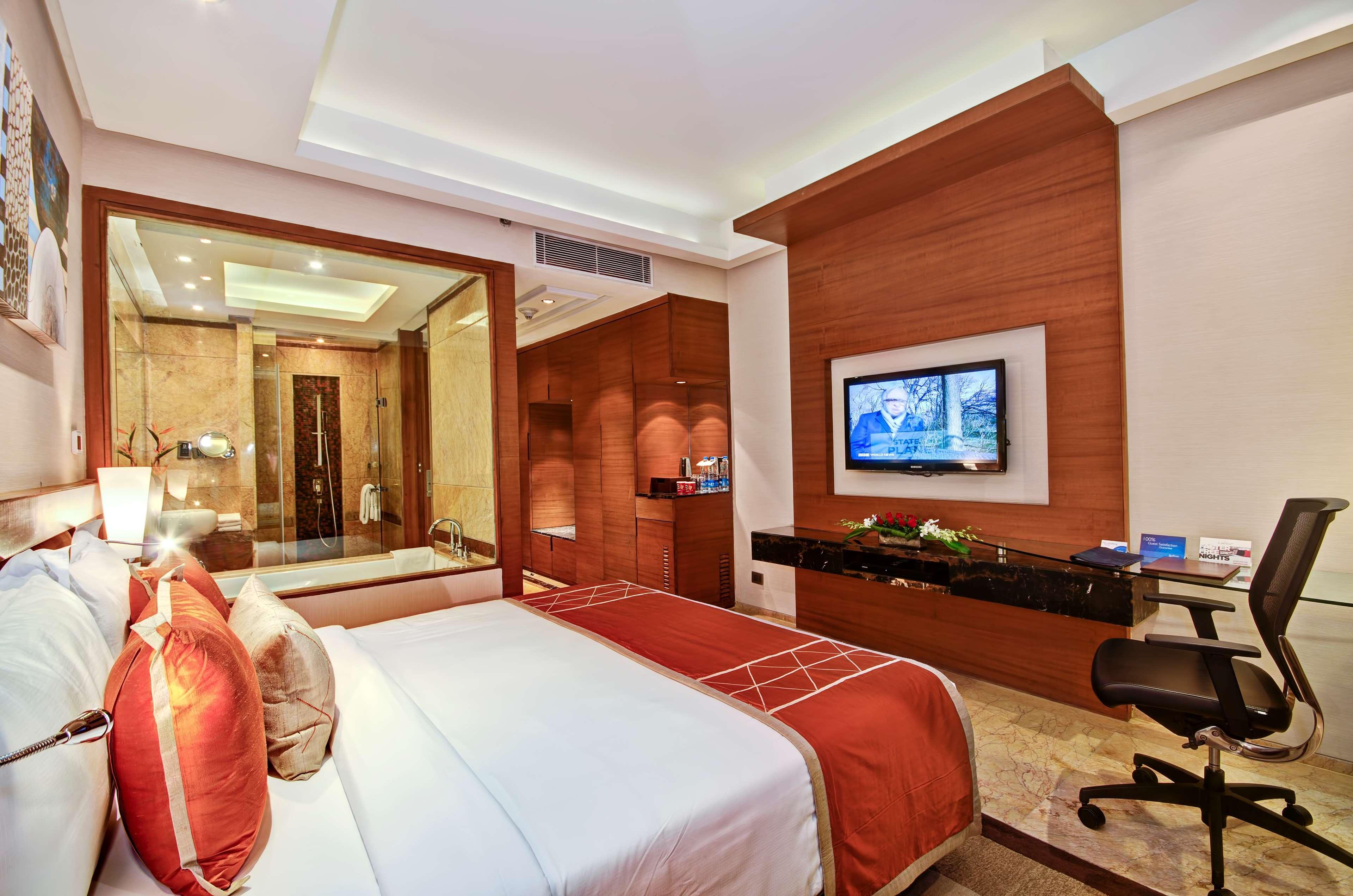 Radisson Blu Kaushambi Delhi Ncr Hotel Gáziábád Kültér fotó