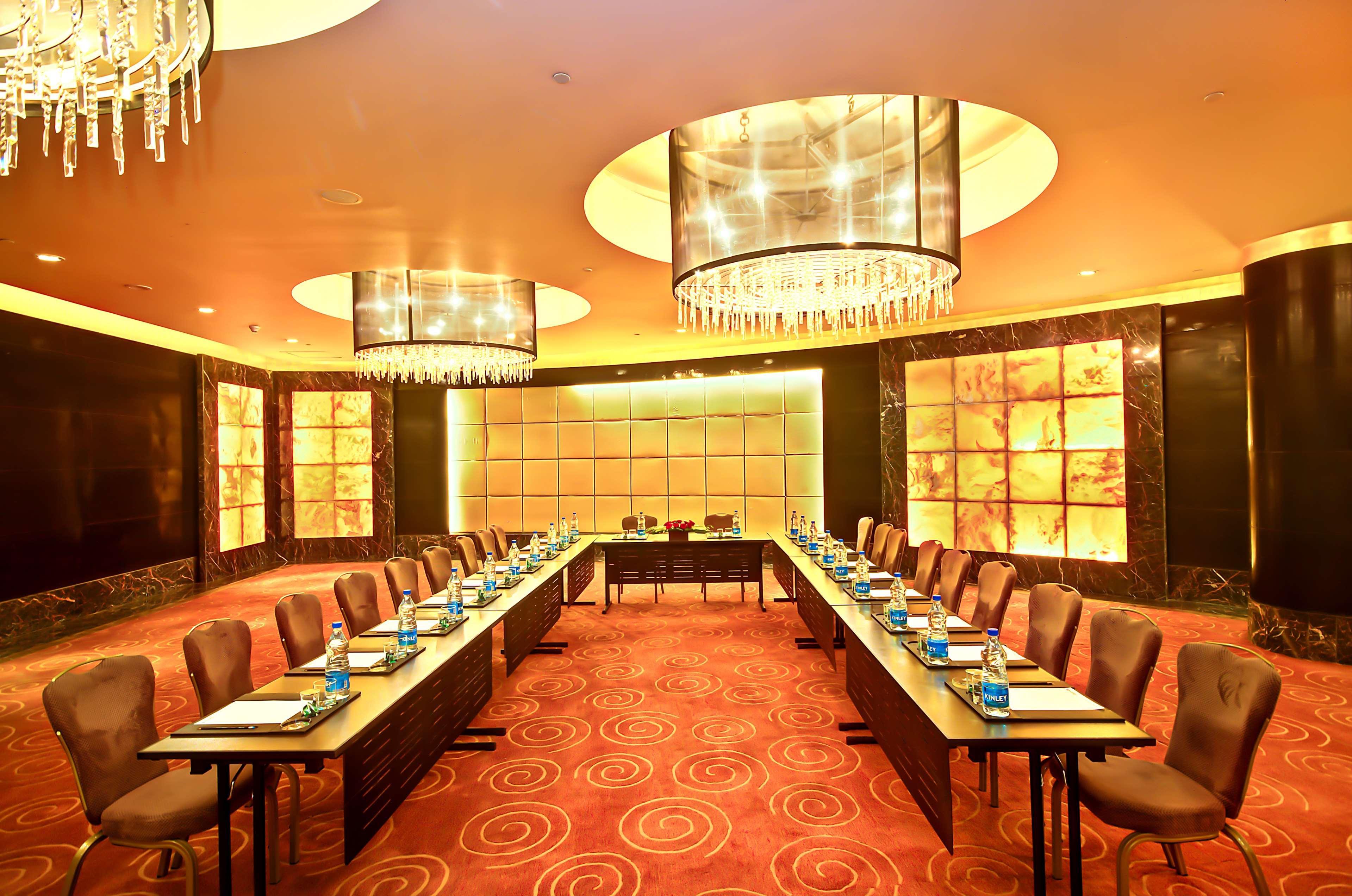 Radisson Blu Kaushambi Delhi Ncr Hotel Gáziábád Kültér fotó