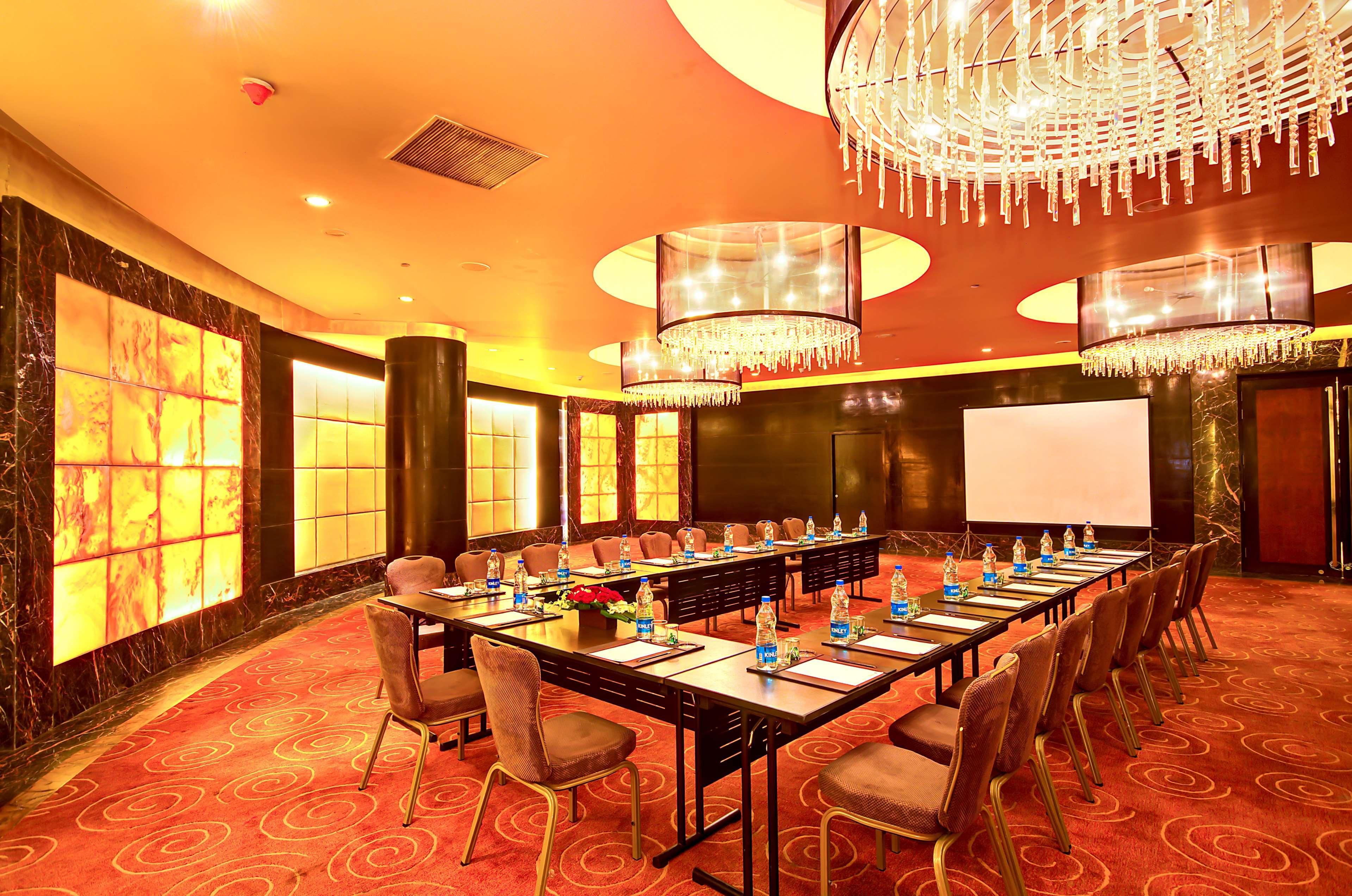 Radisson Blu Kaushambi Delhi Ncr Hotel Gáziábád Kültér fotó