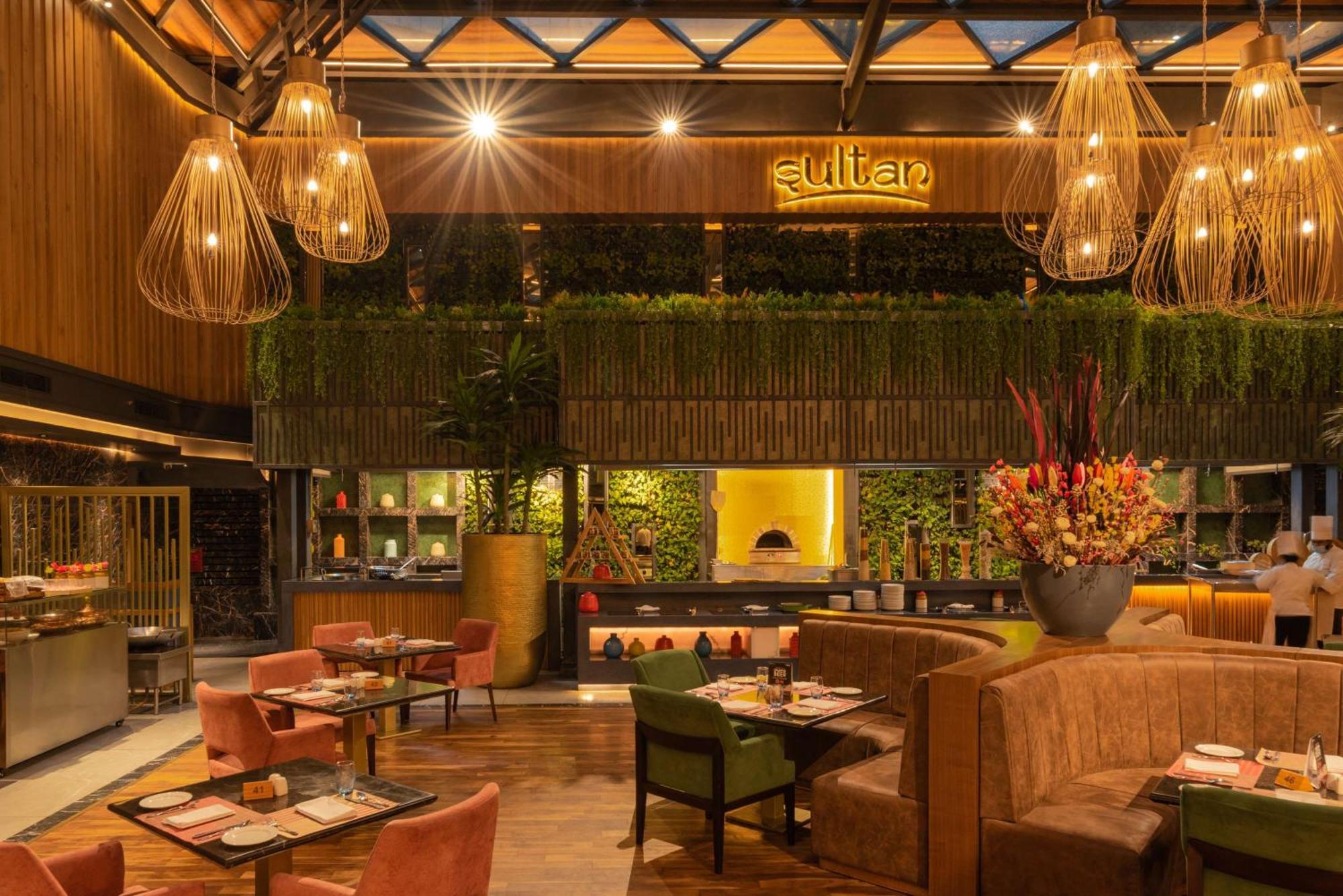 Radisson Blu Kaushambi Delhi Ncr Hotel Gáziábád Kültér fotó