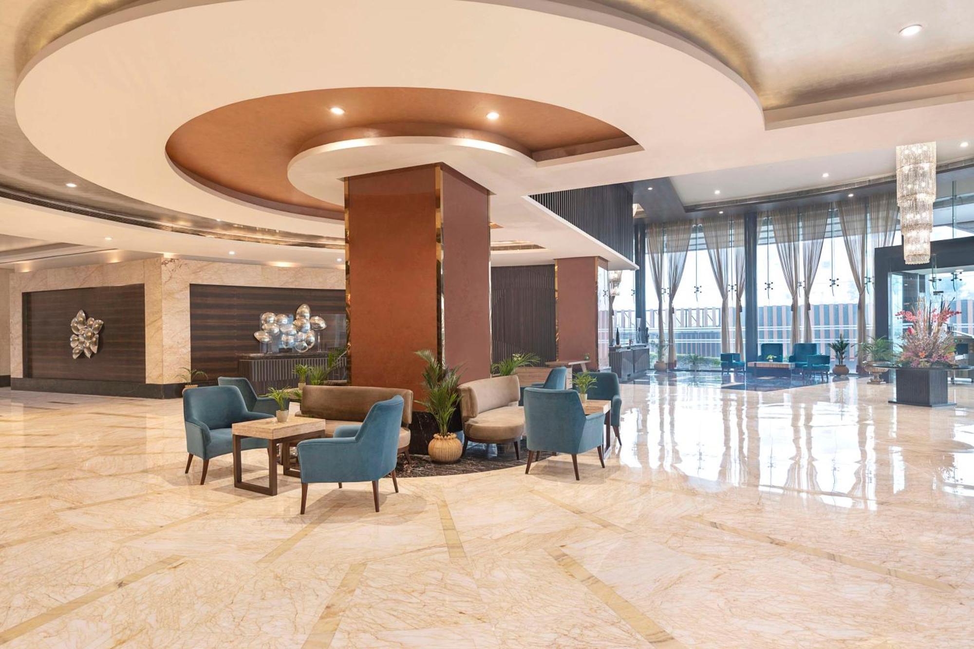 Radisson Blu Kaushambi Delhi Ncr Hotel Gáziábád Kültér fotó